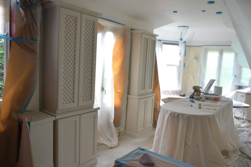 Kitchen units paint spraying